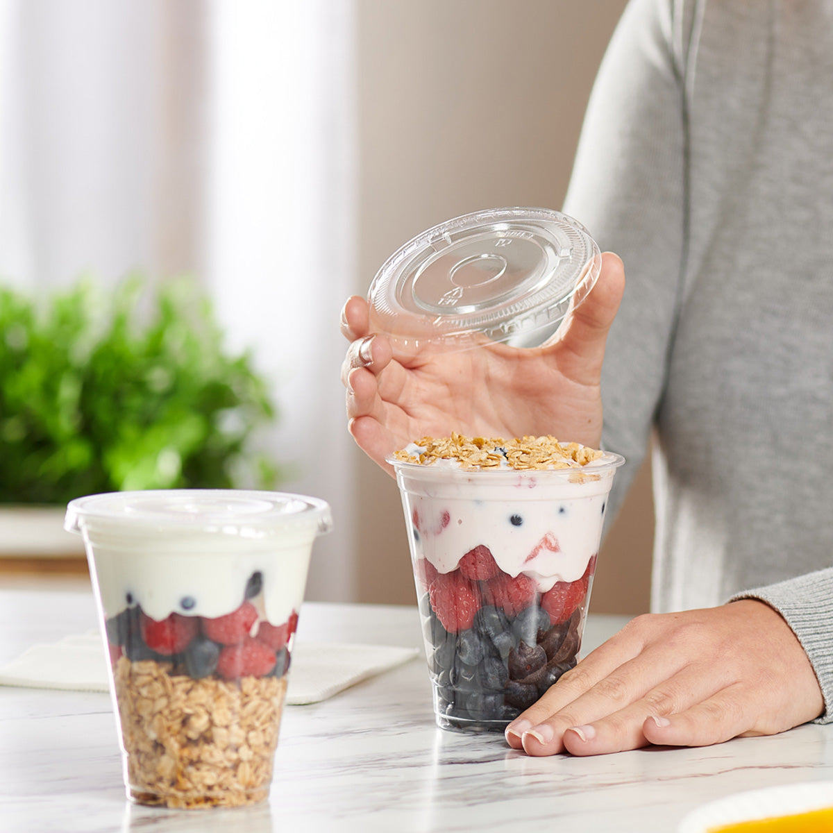 12 oz. Clear Plastic Cups With No Hole Flat Lids - Comfy Package