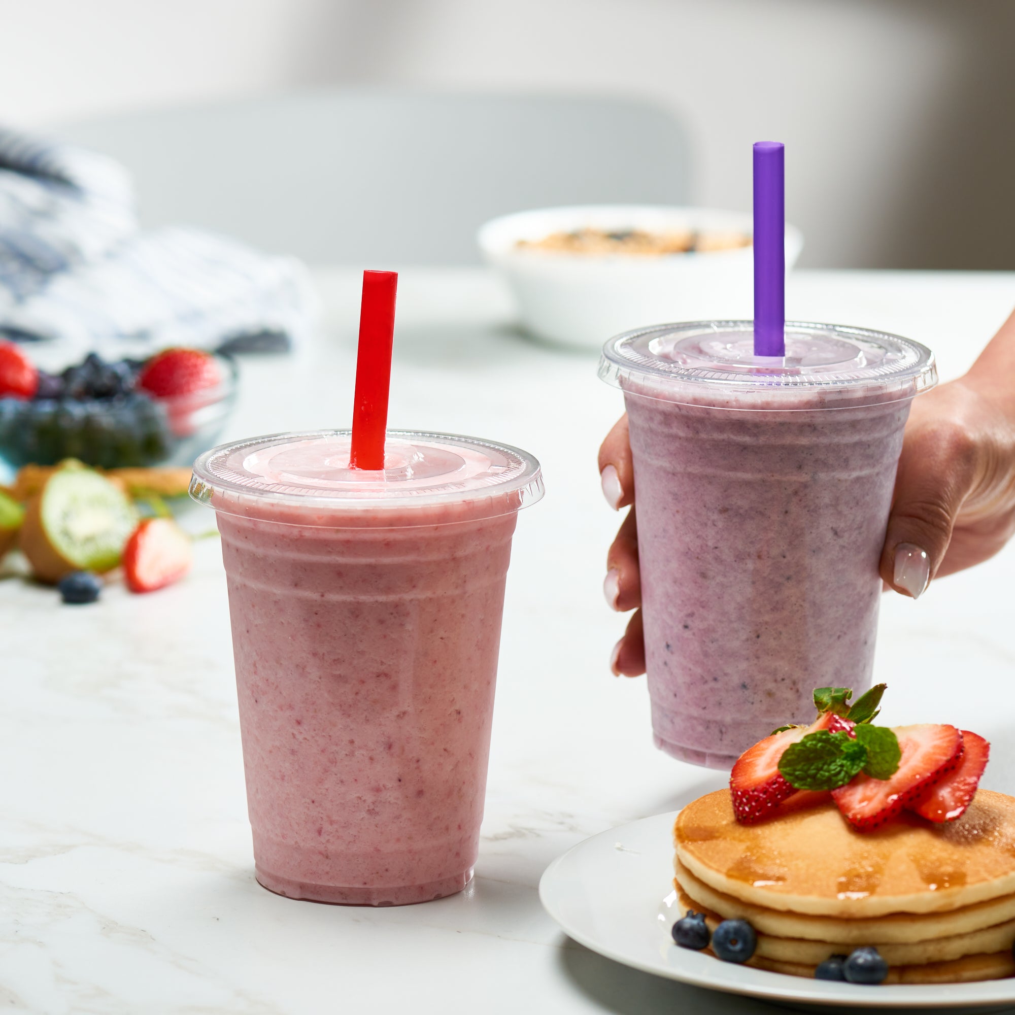 16 oz. Crystal Clear Plastic Cups With Flat Lids & Colored Straws - Comfy Package