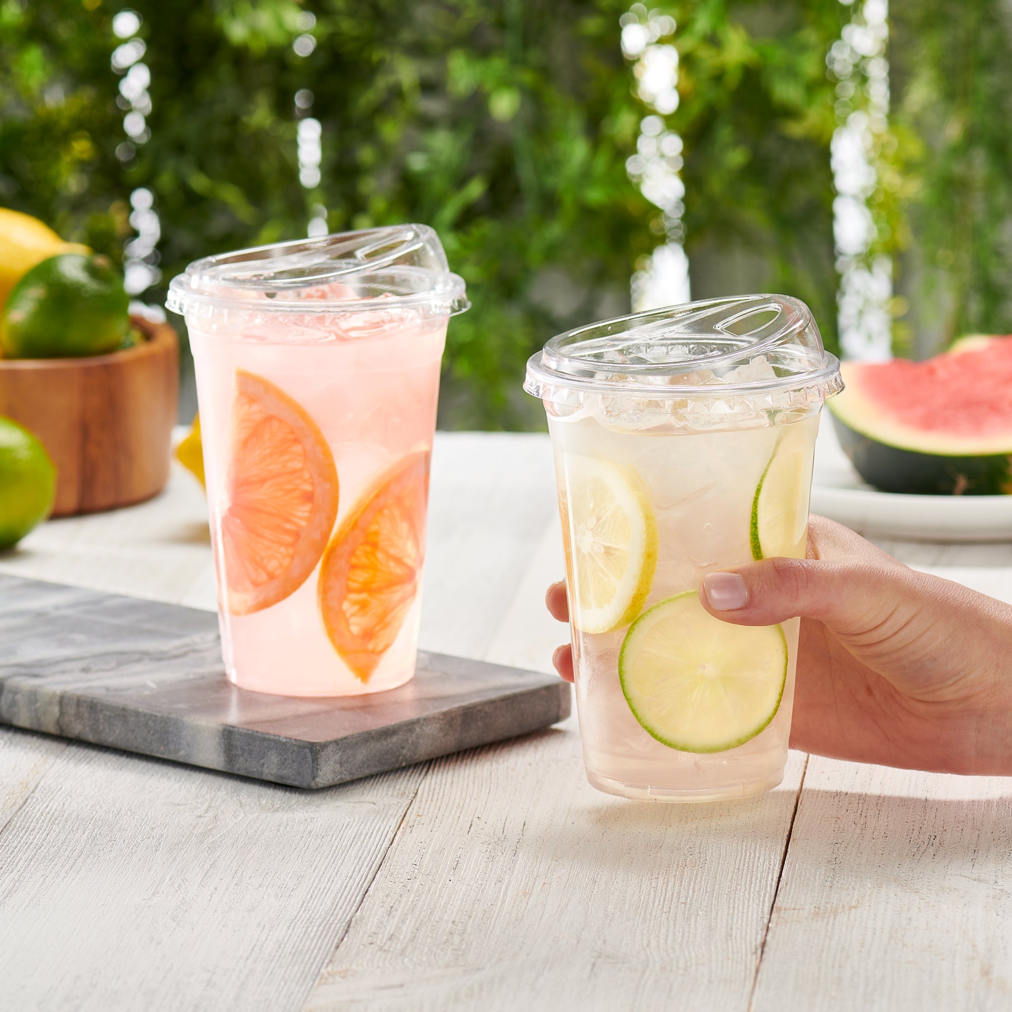 20 oz. Crystal Clear Plastic Cups With Strawless Sip-Lids - Comfy Package