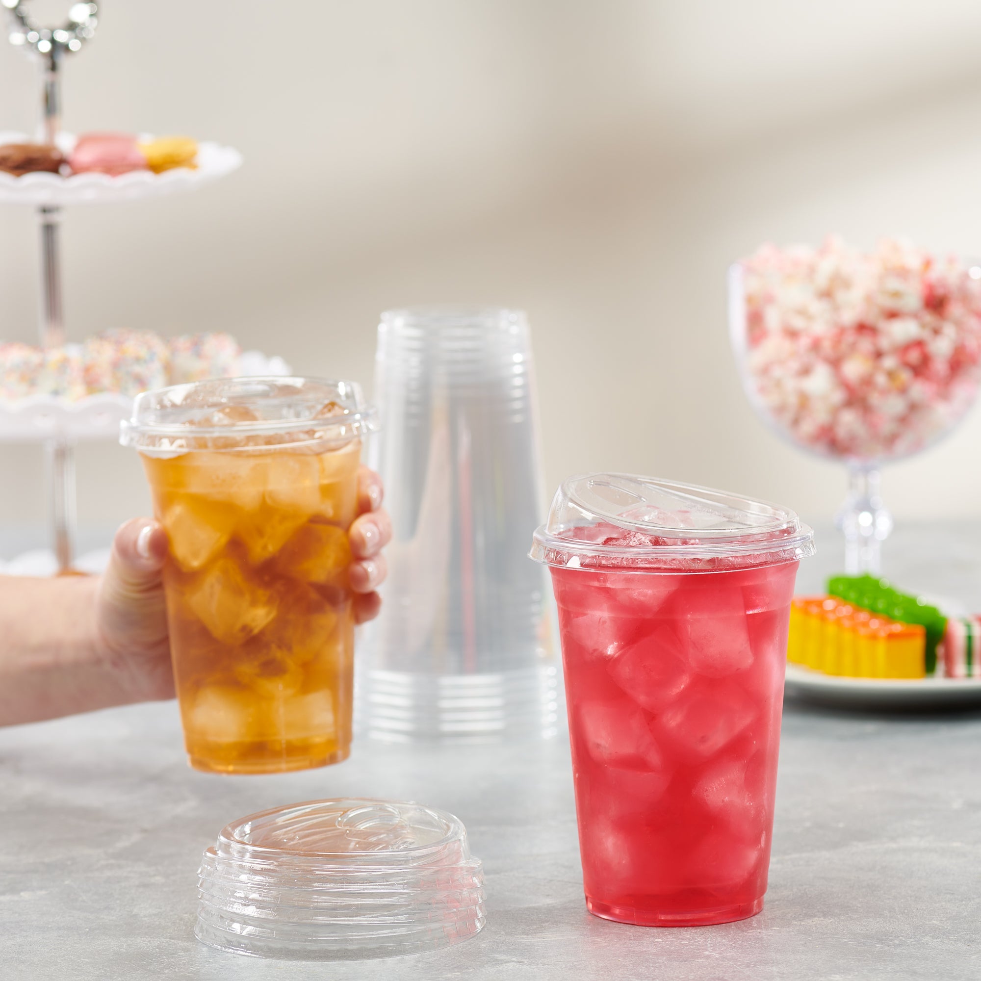 20 oz. Crystal Clear Plastic Cups With Strawless Sip-Lids - Comfy Package