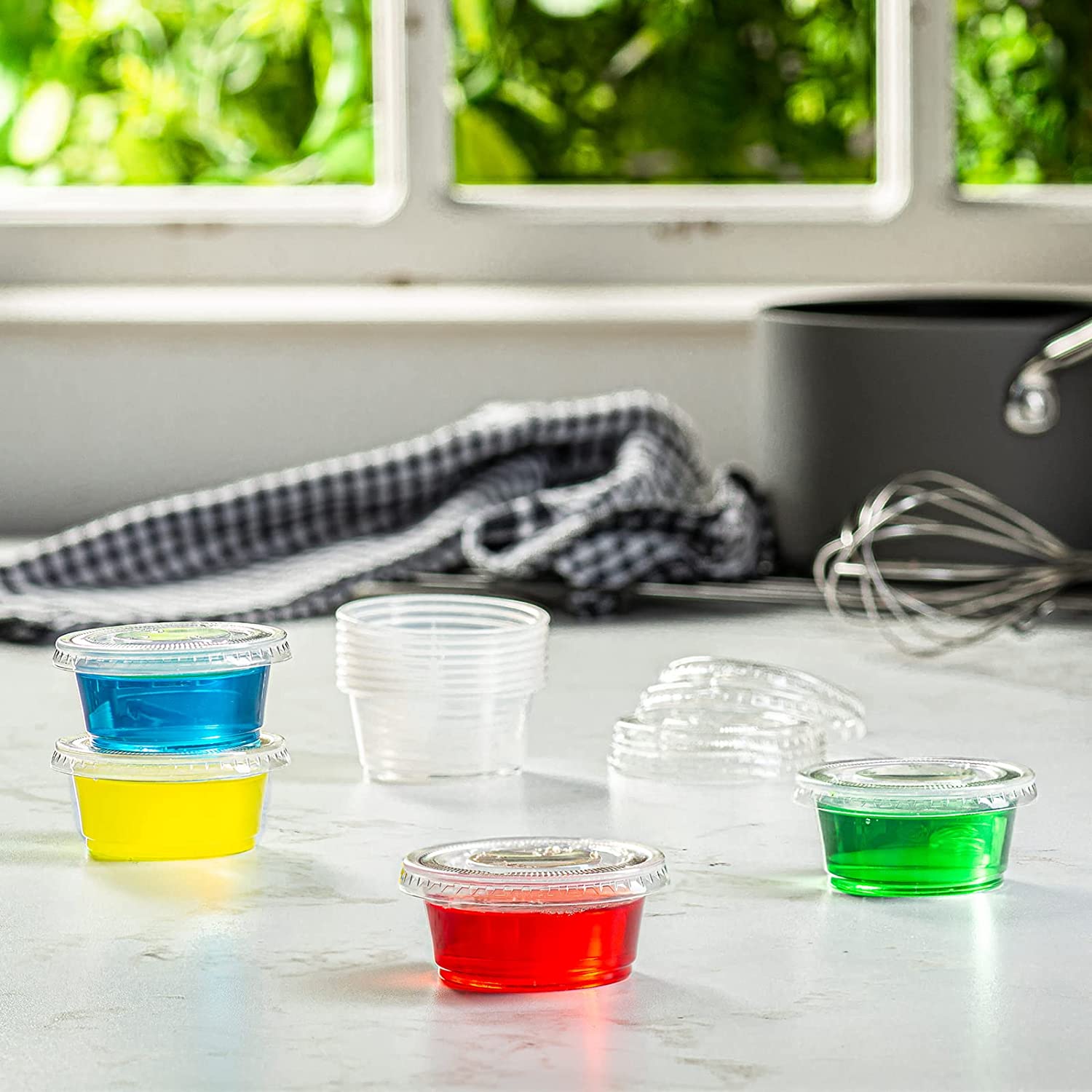 5.5 oz. Plastic Disposable Portion Cups With Lids - Souffle Cups - Comfy Package