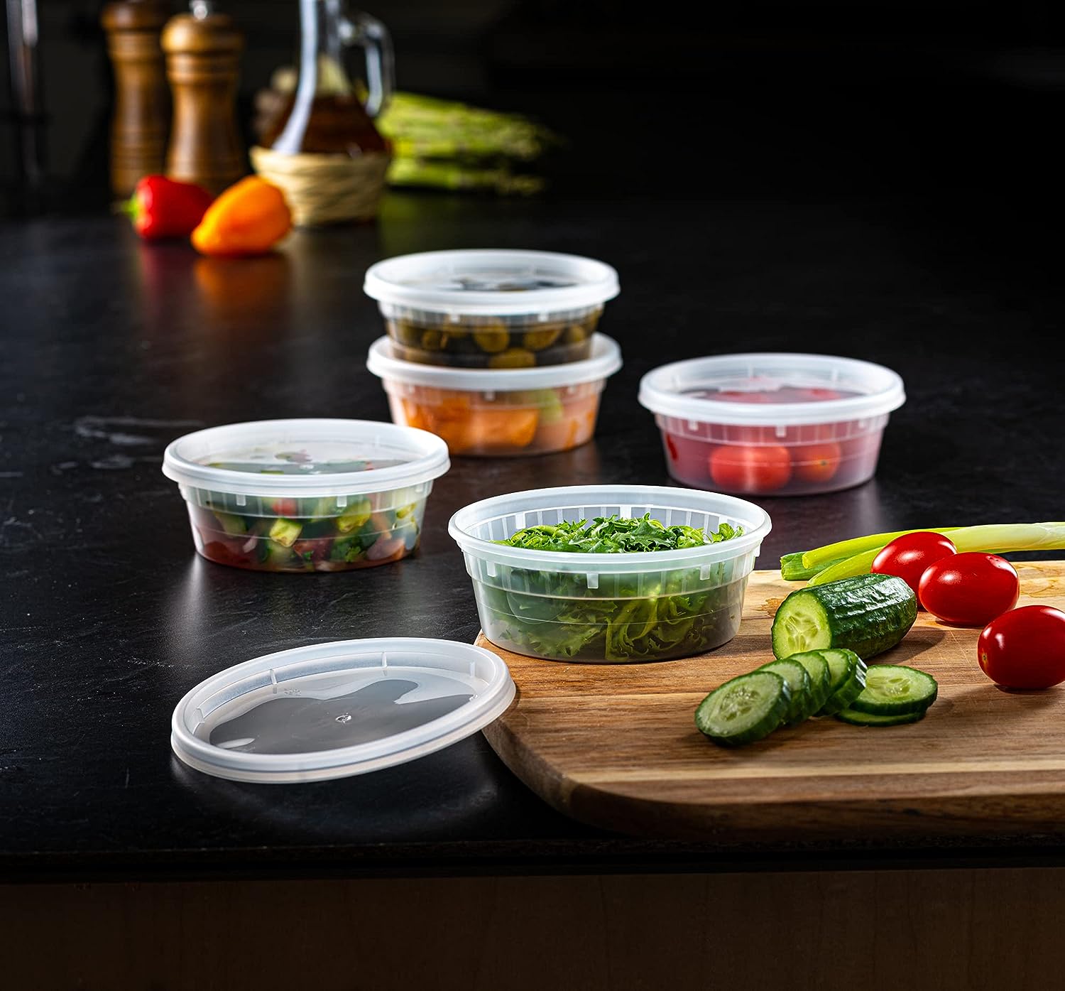 8 oz. Plastic Deli Food Storage Containers with Airtight Lids - Comfy Package