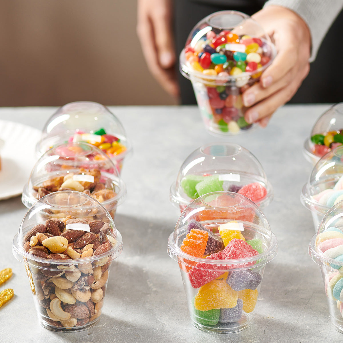 9 oz. Clear Plastic Cups With No Hole Dome Lids