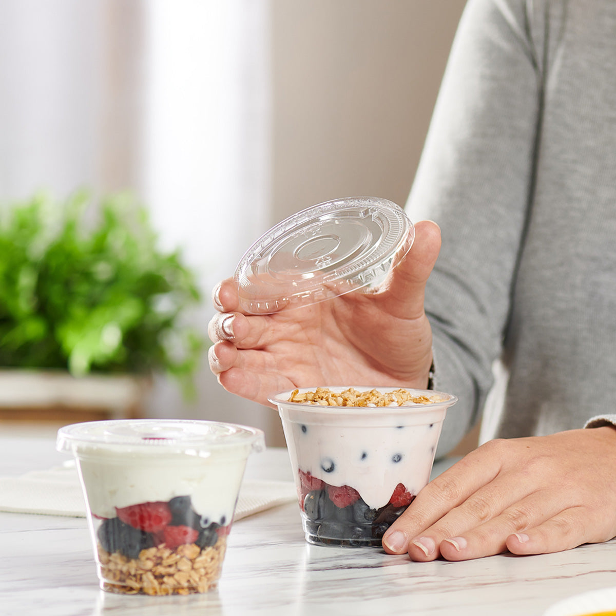 9 oz. Clear Plastic Cups With No Hole Flat Lids