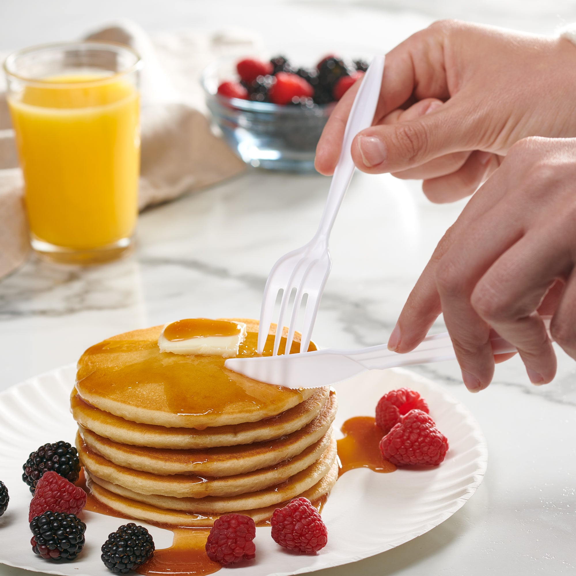 Light-Weight White Disposable Plastic Forks - Comfy Package