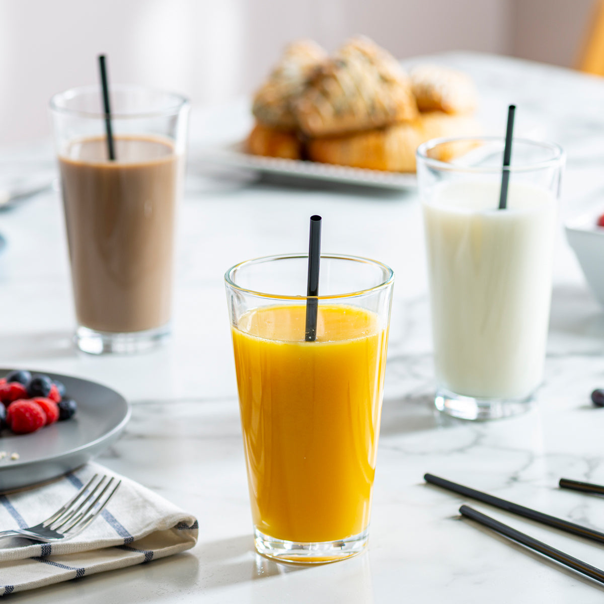 Disposable Plastic Drinking Straws - 7.75" High - Black - Comfy Package