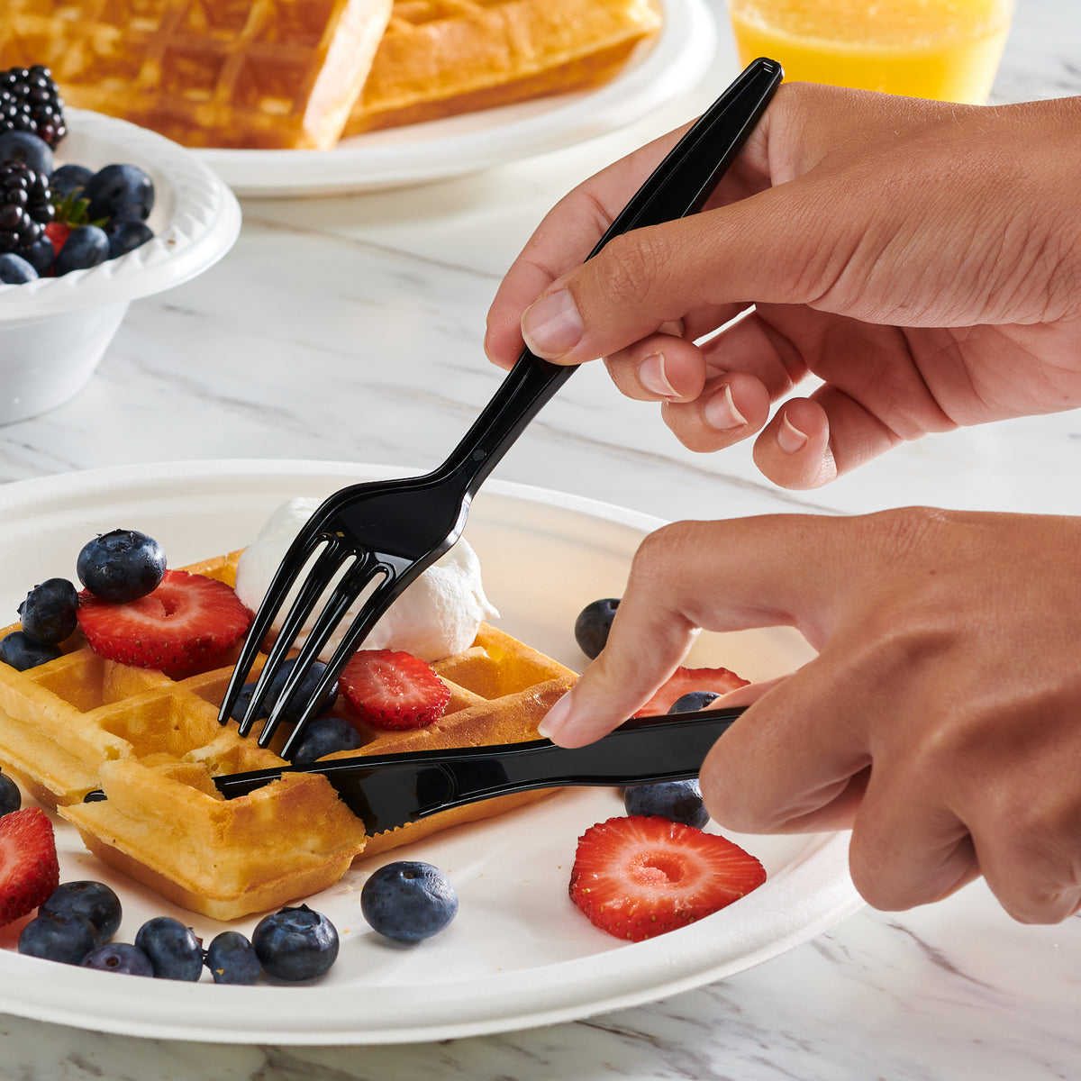 Heavy Duty Disposable Basic Plastic Knives - Black - Comfy Package