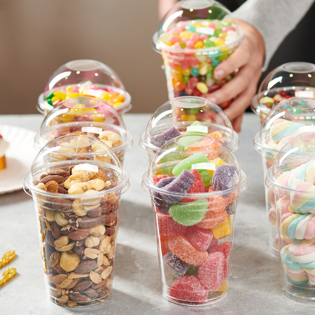 16 oz. Clear Plastic Cups With No Hole Dome Lids - Comfy Package