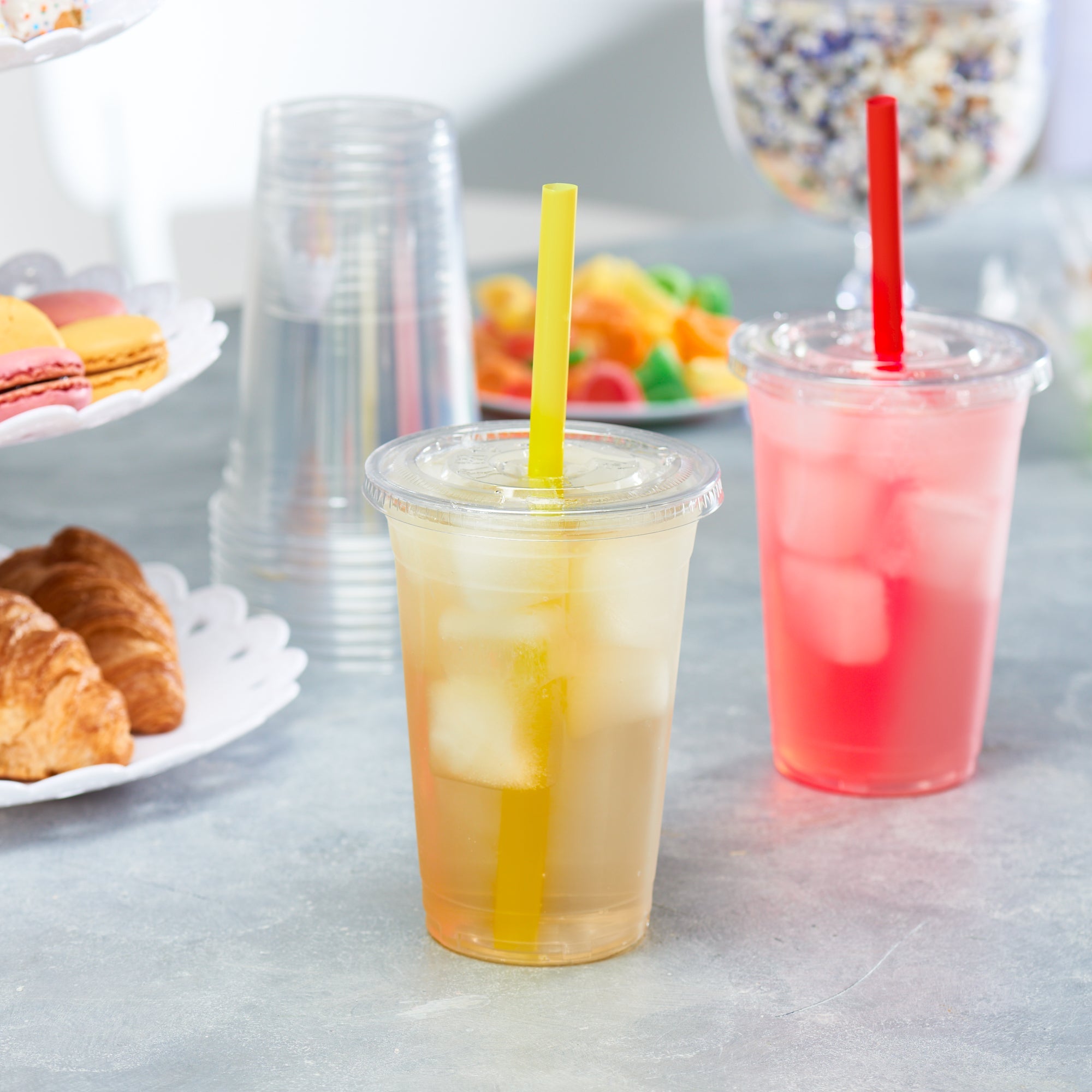 20 oz. Crystal Clear Plastic Cups With Flat Lids & Colored Straws - Comfy Package