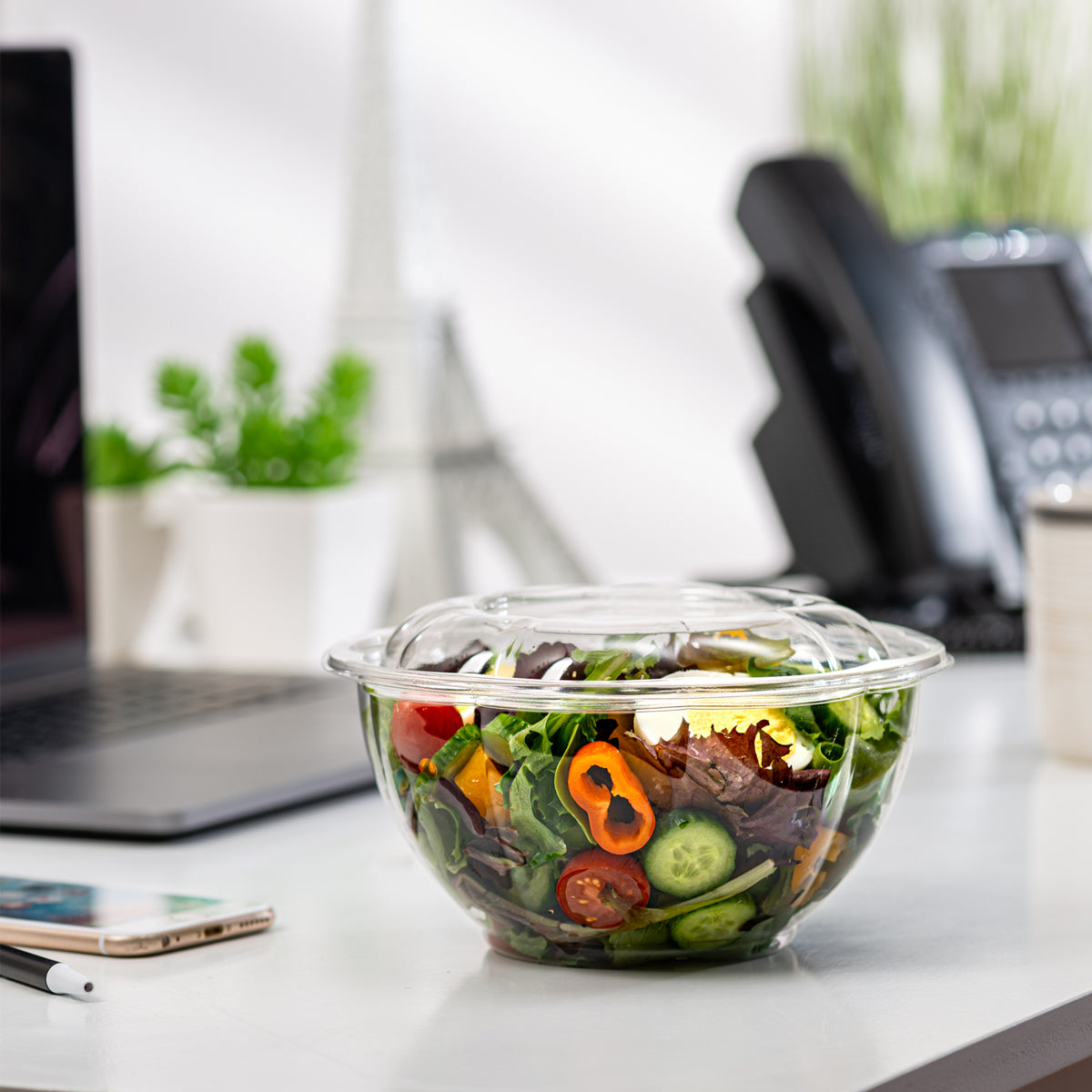 32 oz. Plastic Salad Bowls To-Go With Airtight Lids - Comfy Package