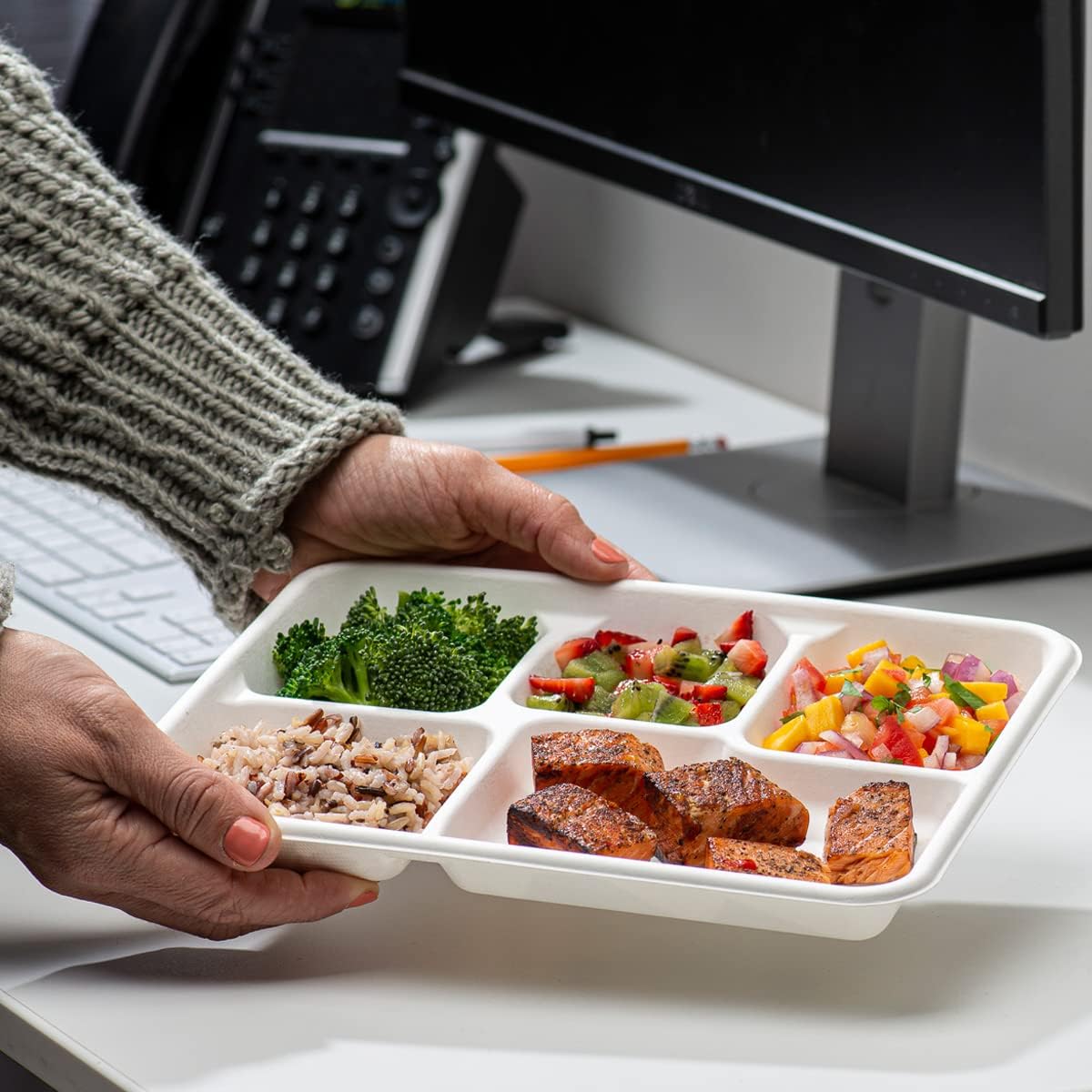 500ct 5 Compartment Plates Eco-Friendly 100% Compostable Sugarcane 10 inch Paper Trays - Comfy Package