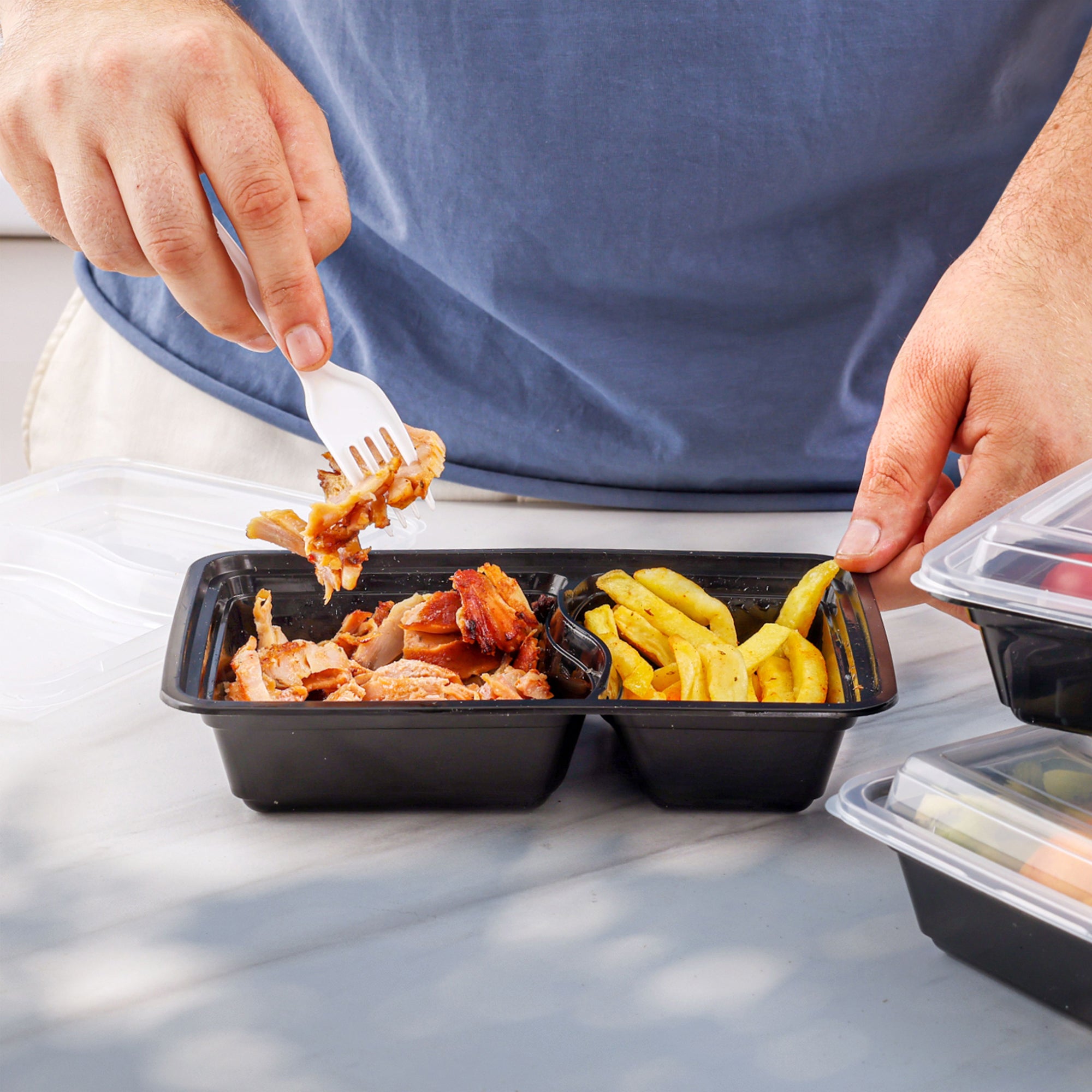 28 oz - 3 Compartment Reusable Meal Prep Containers with Lids - Thumbnail 2