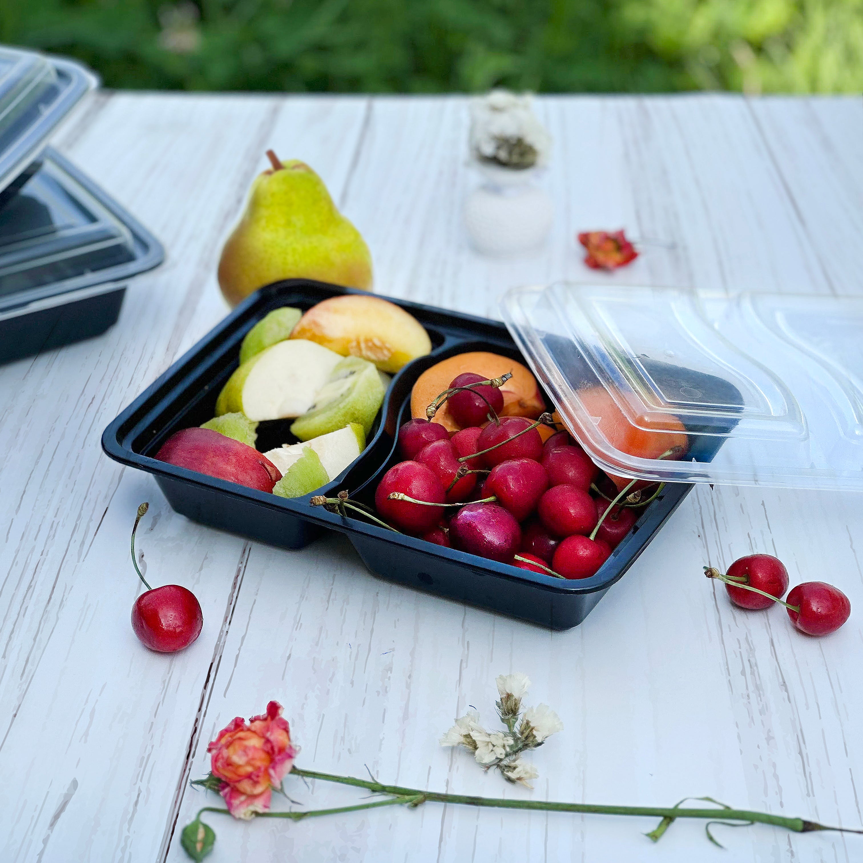 28 oz - 3 Compartment Reusable Meal Prep Containers with Lids - Thumbnail 3